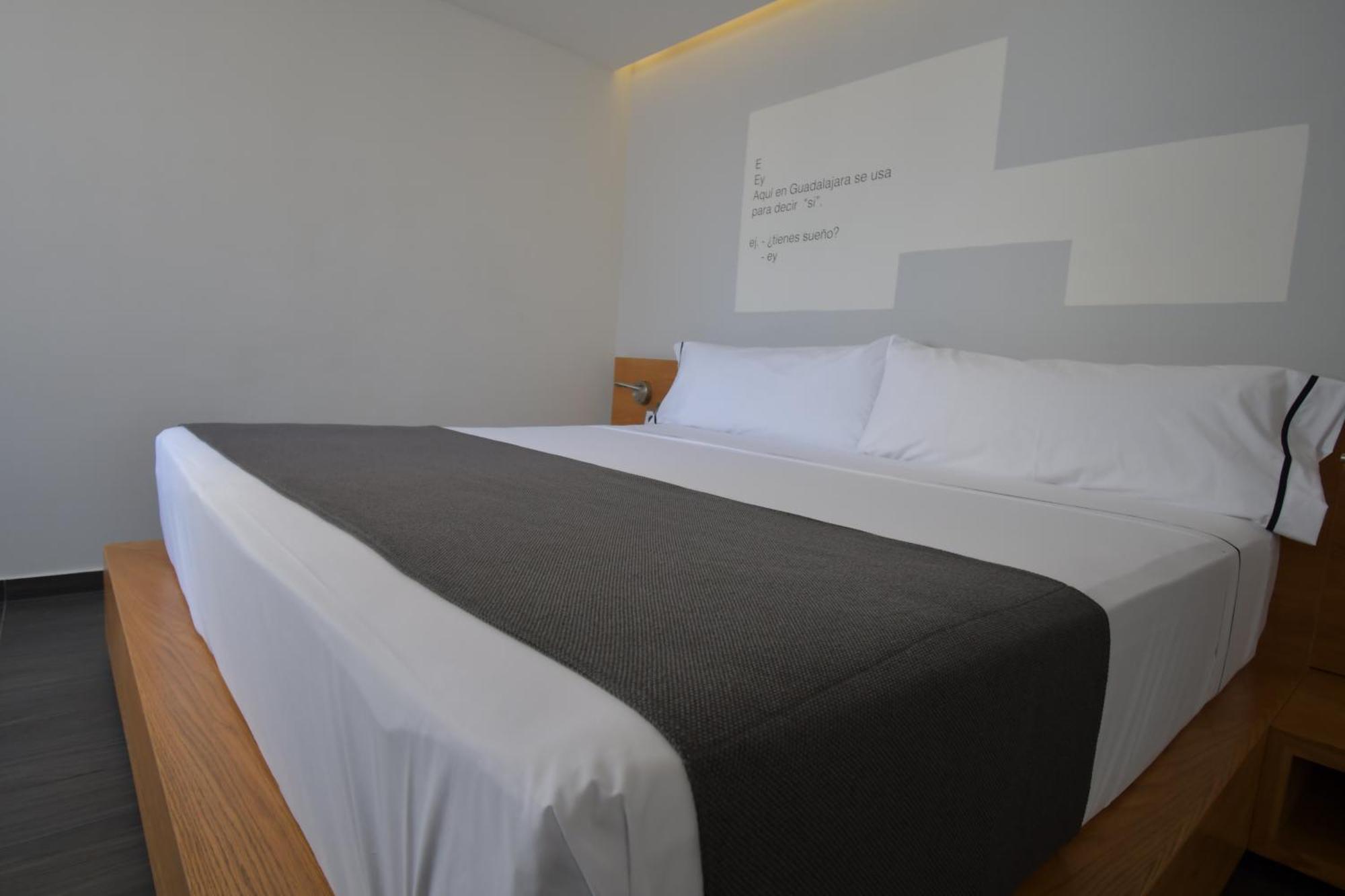 Hotel Perla Central Guadalajara Ngoại thất bức ảnh